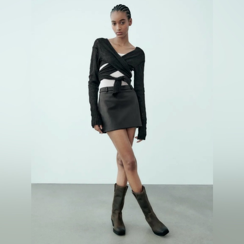 Zara New Faux Leather Black MINI Skirt Size Large Soft Leather